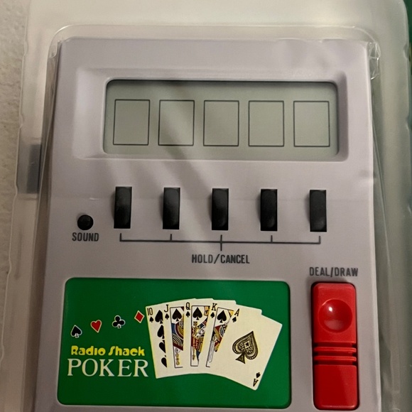 LCD Mini Radio Shack Draw Poker Electronic Hand Held Game 60-2465 - Picture 2 of 5